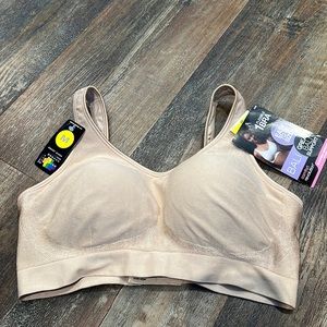 Bali wirefree flexible bra, new with tags.